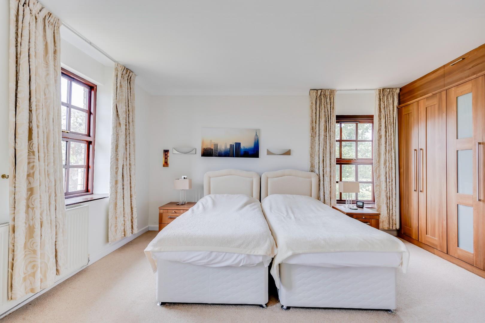 Henstaff Mews, Llantrisant Road, Groesfaen, Pontyclun, Rhondda Cynon Taff, CF72 8NG